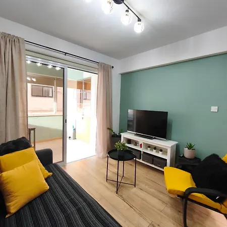 Apartment Renovated 2br Near Mackenzie - New Sunrise 105 *